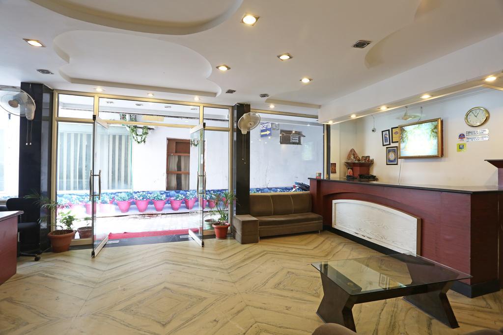 Hotel Katra Residency Екстер'єр фото