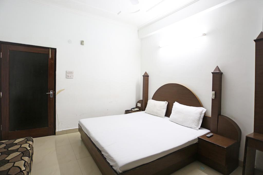 Hotel Katra Residency Екстер'єр фото