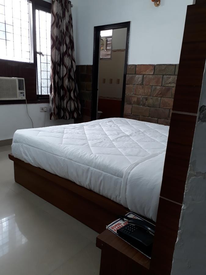 Hotel Katra Residency Екстер'єр фото