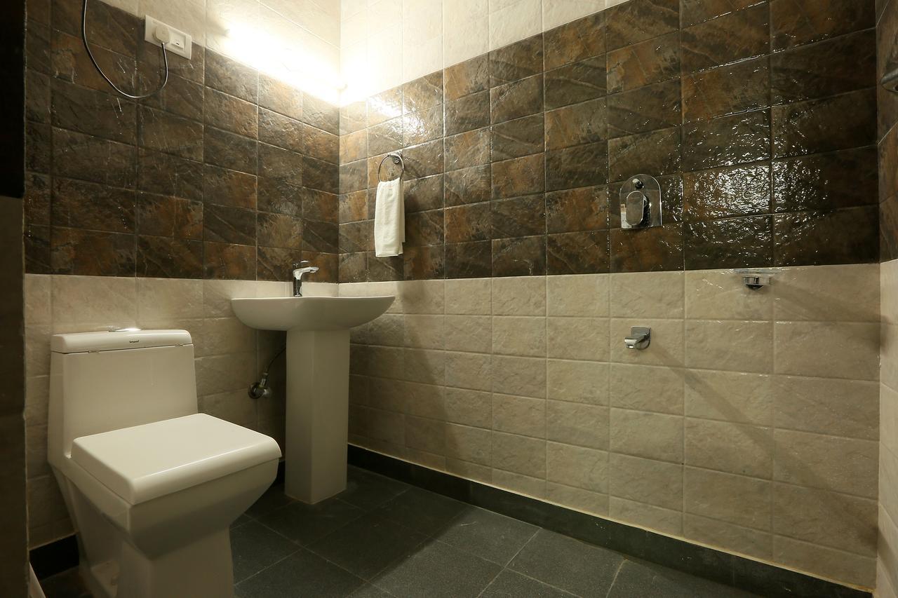 Hotel Katra Residency Екстер'єр фото