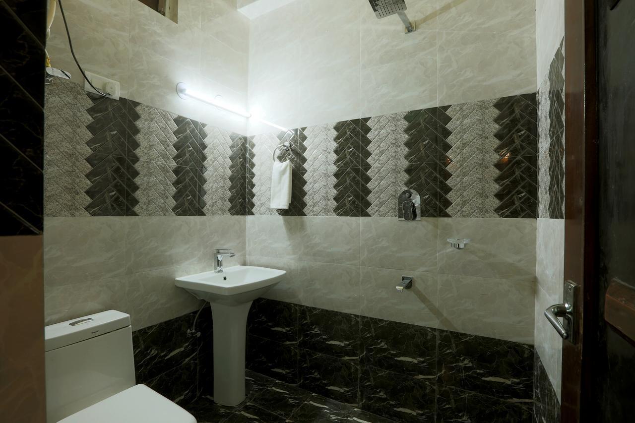 Hotel Katra Residency Екстер'єр фото