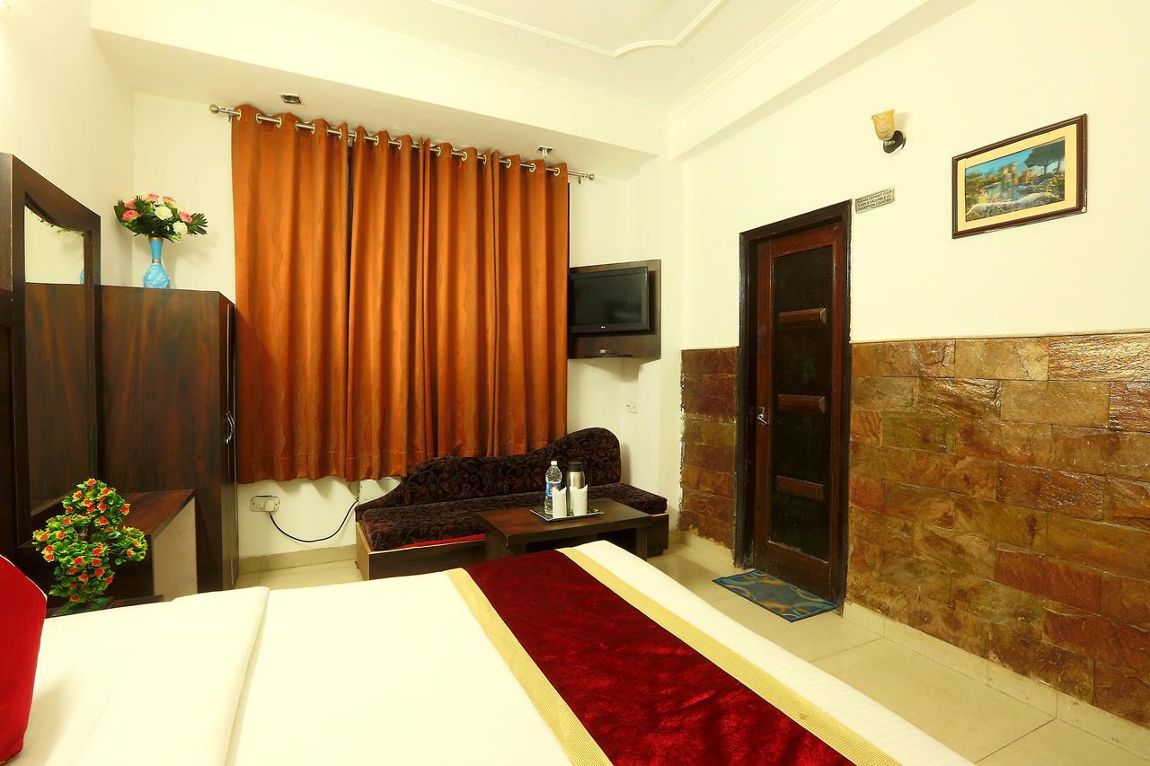 Hotel Katra Residency Екстер'єр фото