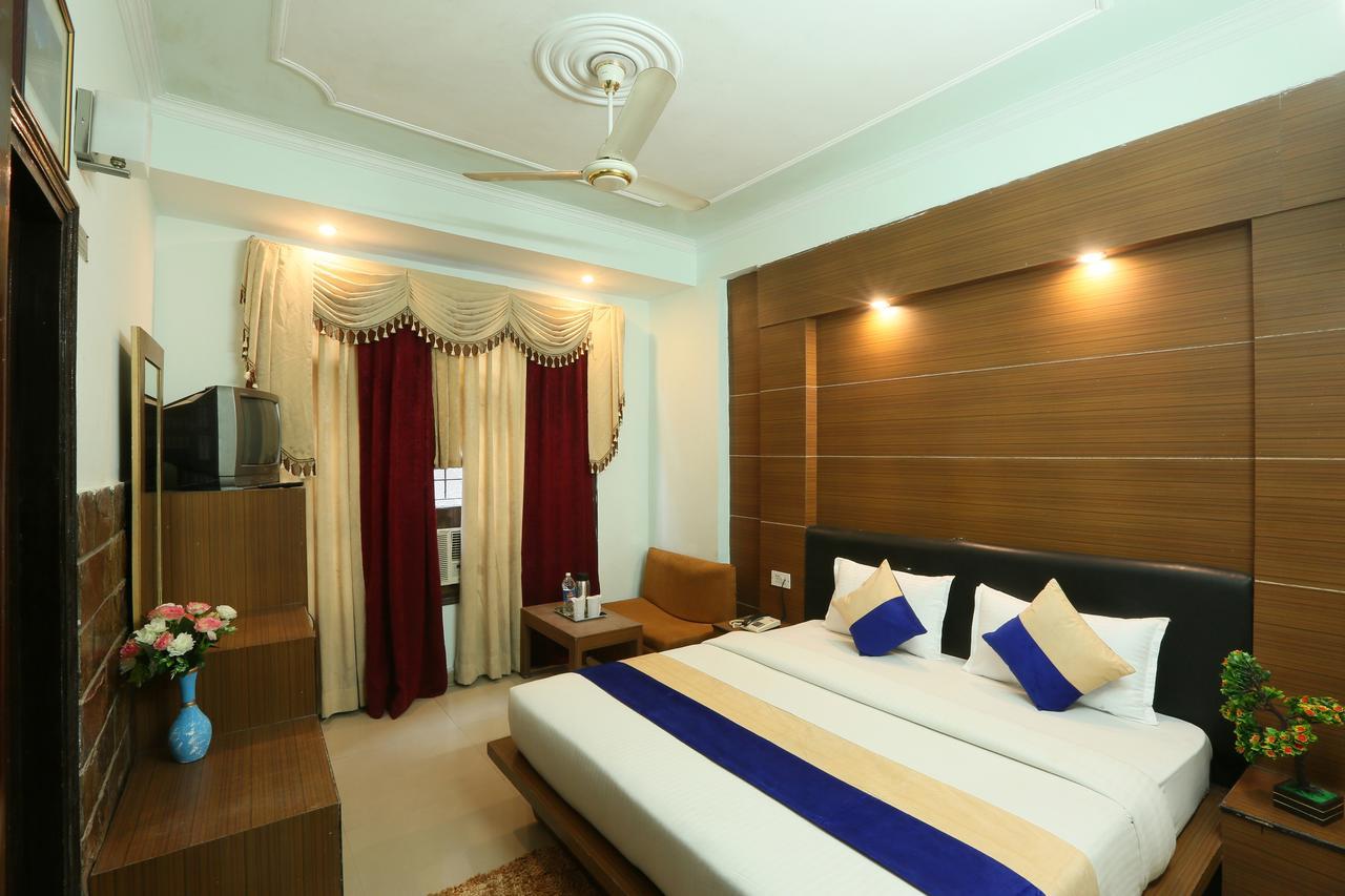 Hotel Katra Residency Екстер'єр фото