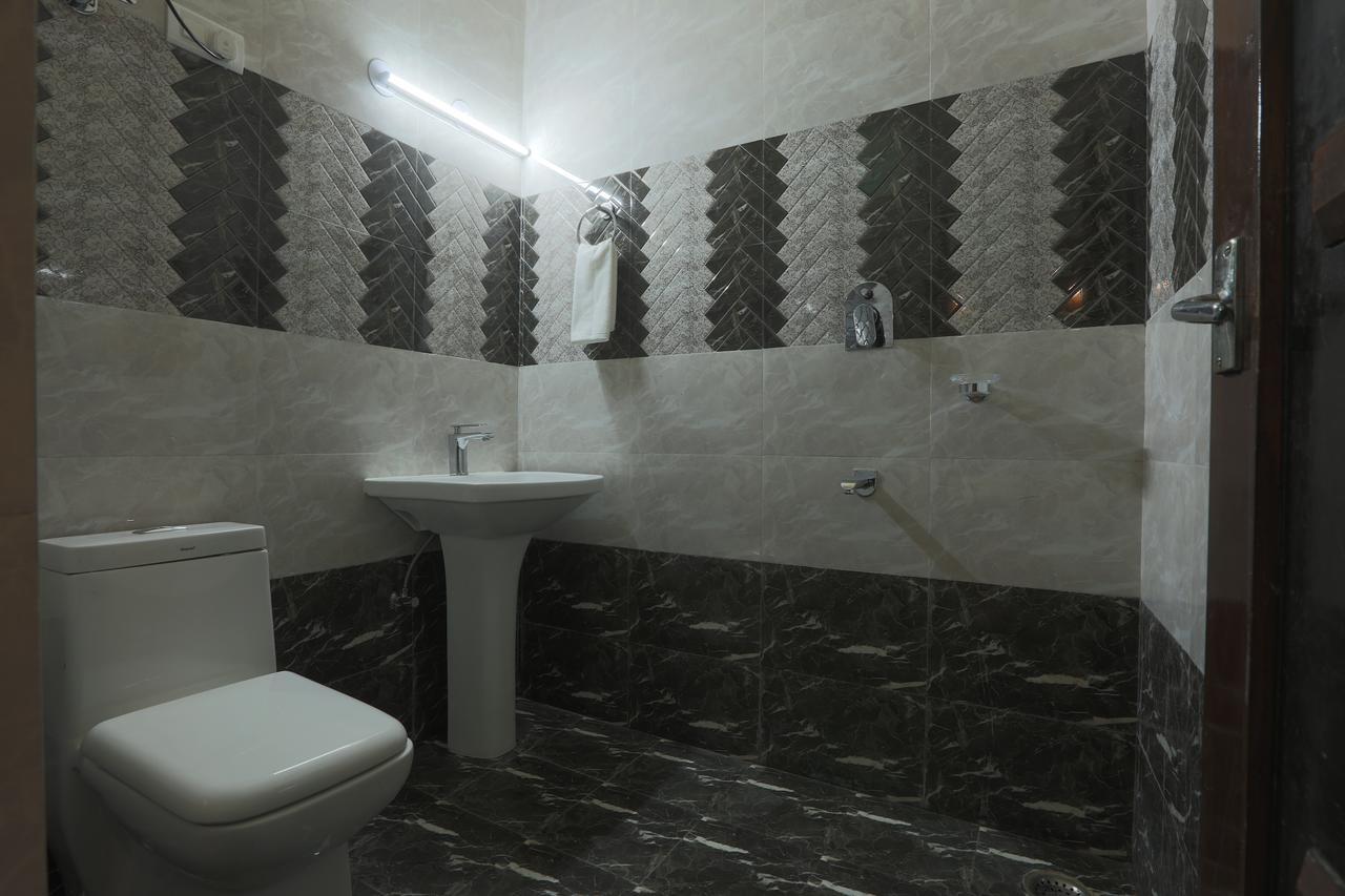 Hotel Katra Residency Екстер'єр фото