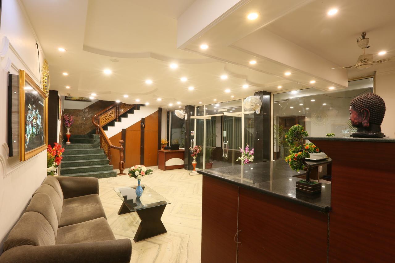 Hotel Katra Residency Екстер'єр фото