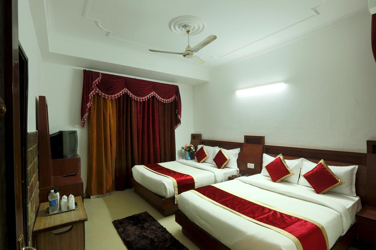 Hotel Katra Residency Екстер'єр фото