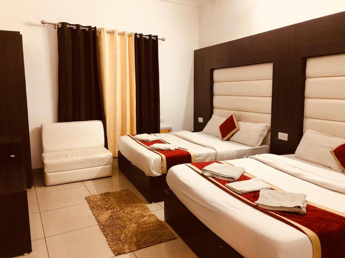 Hotel Katra Residency Екстер'єр фото