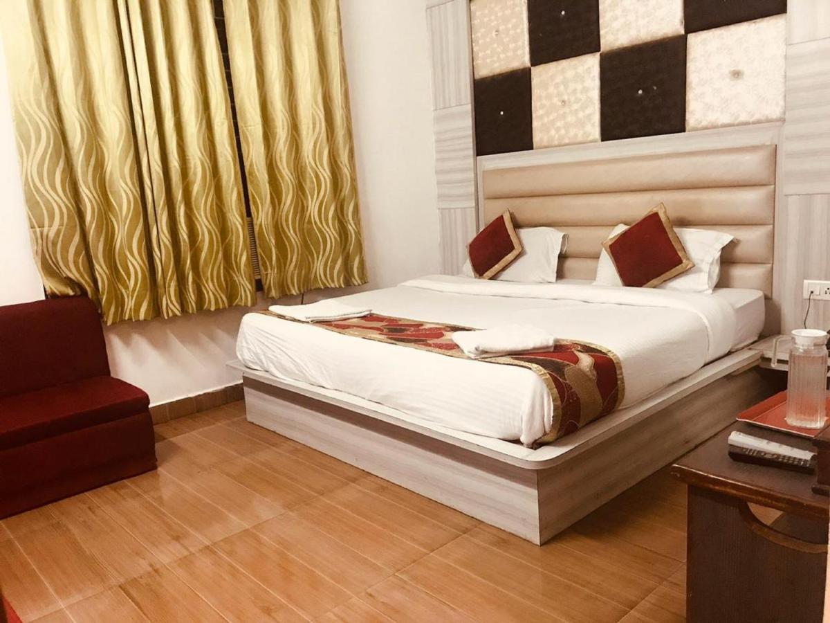 Hotel Katra Residency Екстер'єр фото
